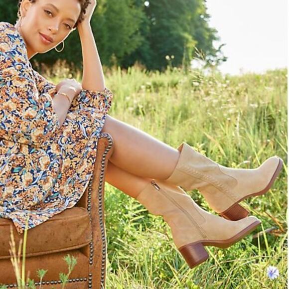 Vince Camuto Tan Heeled Boots - Picture 2 of 10